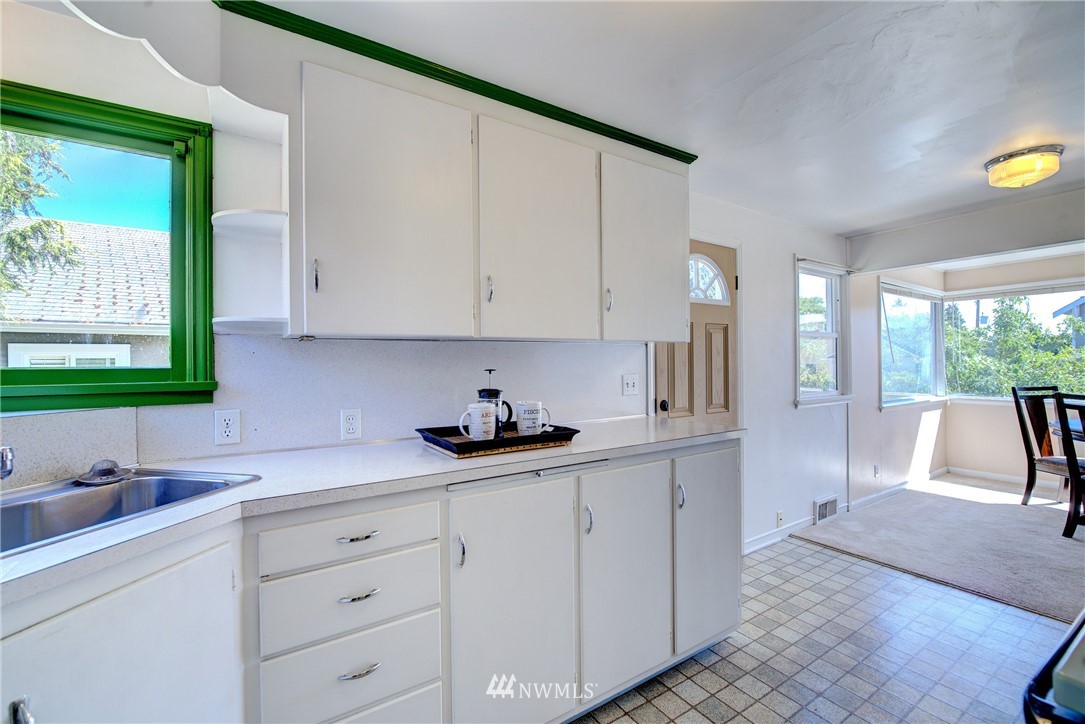 1343 North 79th Street Seattle, WA 98103 - Photo 11 of 23 Gallery Image 11