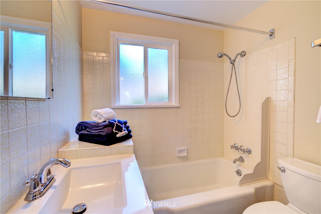 1343 North 79th Street Seattle, WA 98103 - Photo 13 of 23 Gallery Image 13