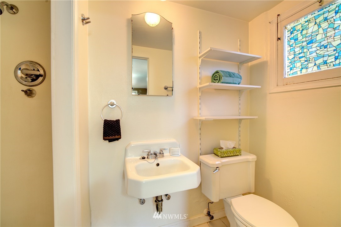 1343 North 79th Street Seattle, WA 98103 - Photo 18 of 23 Gallery Image 18