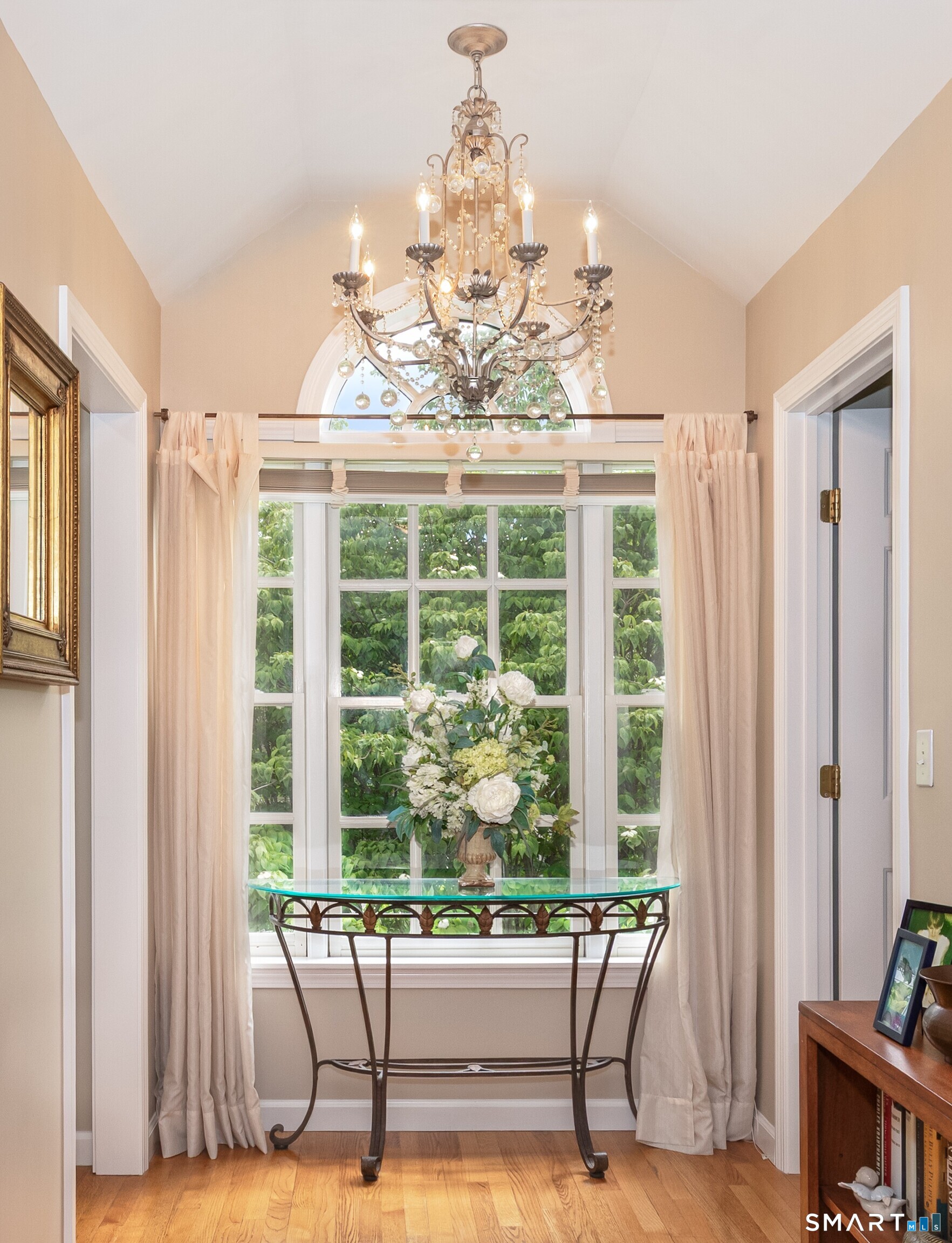 33 Old Field Hill Road, Unit 4 Southbury, CT 06488 - Photo 16 of 30 Glistening Chandelier