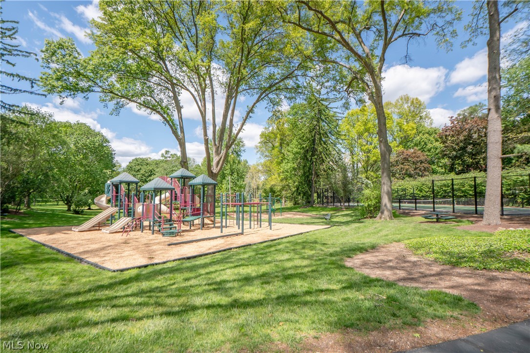 2810 Brentwood Close Northwest Canton, OH 44708 - Photo 46 of 50 Playground and Tennis Court In The Neighborhood