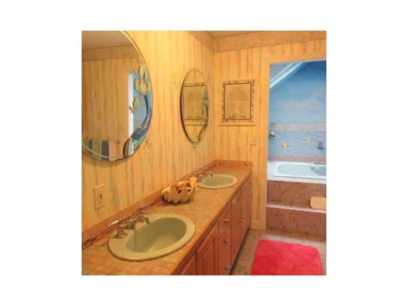 93 Swan Road Smithfield, RI 02917 - Photo 11 of 19 Bathroom.