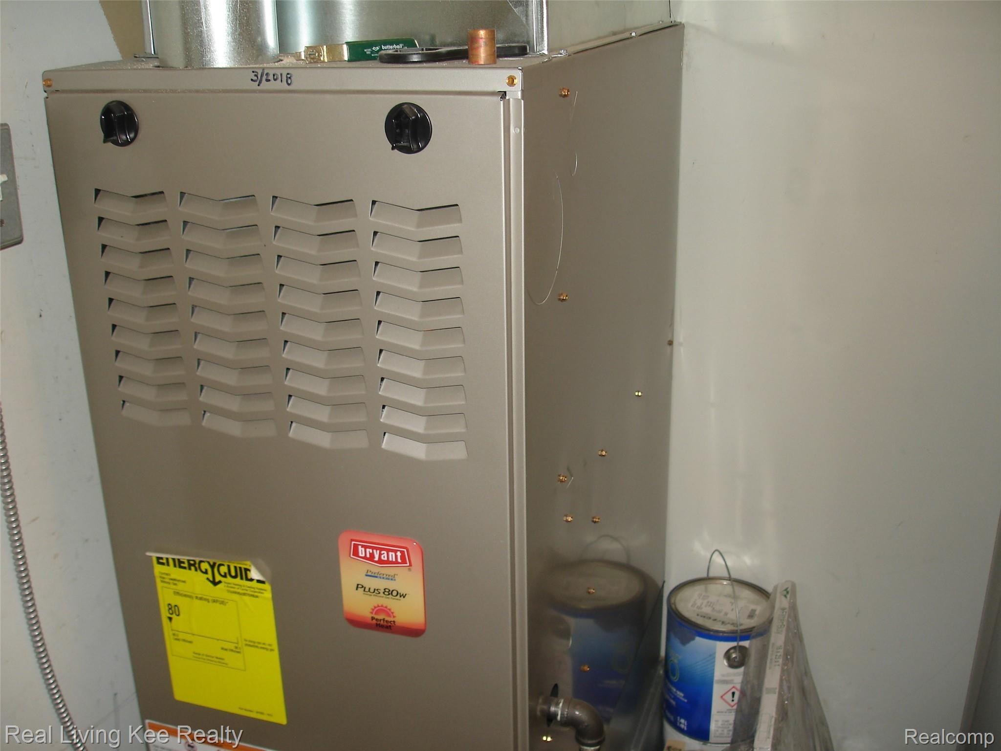9117 Maple Street Algonac, MI 48001 - Photo 19 of 21 DSC00316.JPG