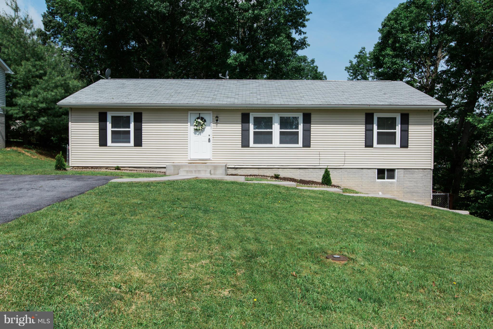 111 Dots Way Winchester, VA 22602 - Photo 1 of 29 Exterior (Front)