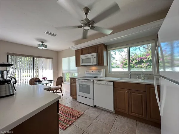 $7,500 | 829 Reef Point Circle, Unit 46, Naples, FL 34108