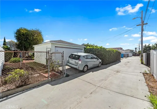 $605,000 | 12235 Menlo Avenue, Hawthorne, CA 90250