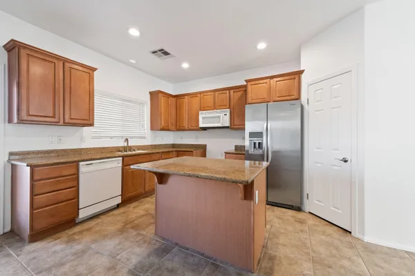 $3,000 | 30595 Sierra Place, Cathedral City, CA 92234