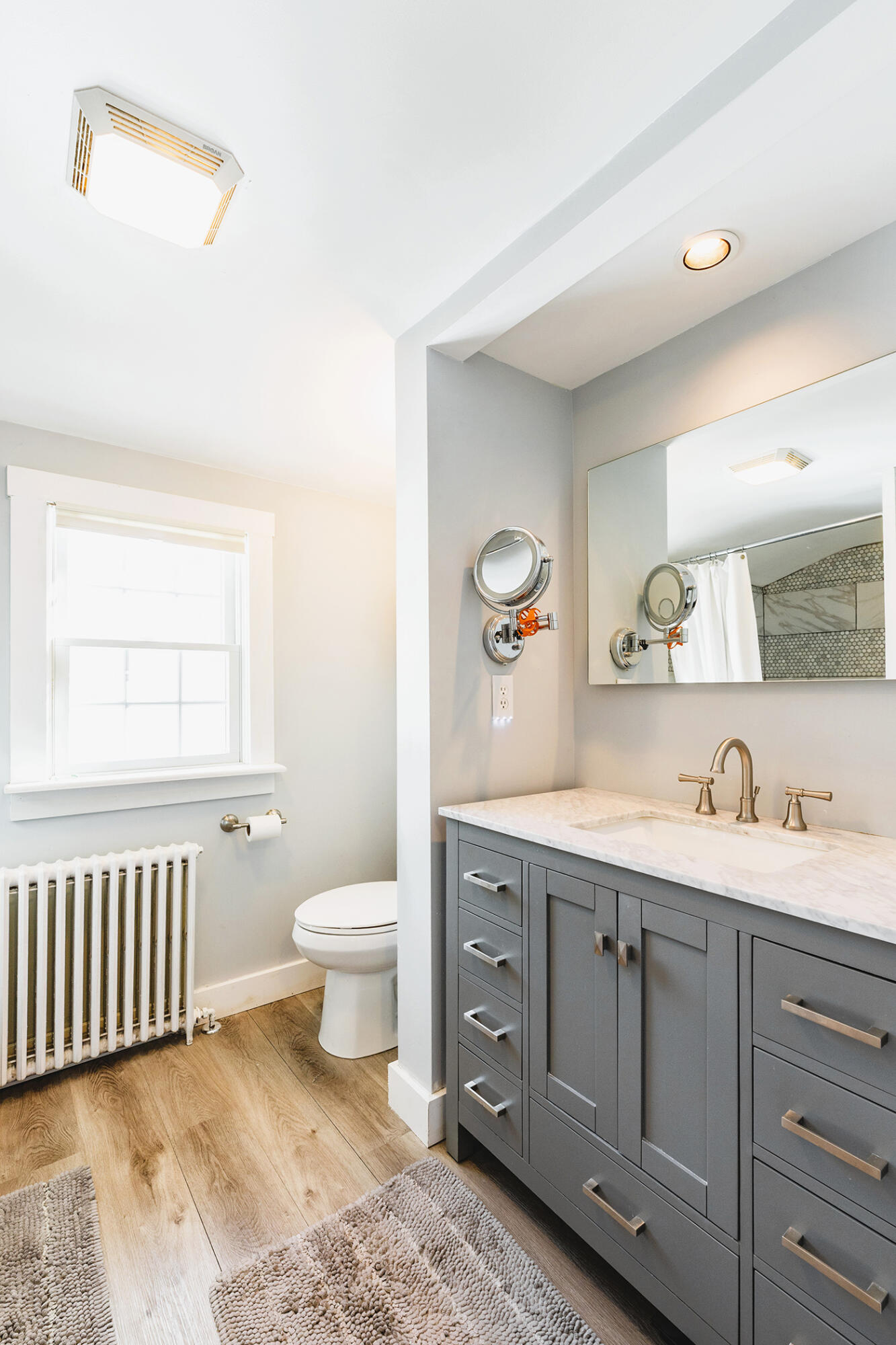 120 Mechanic Street Camden, ME 04843 - Photo 27 of 44 Second floor full bathroom