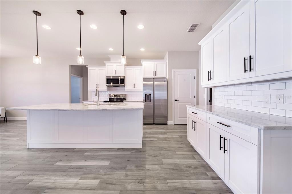 5017 Ridgefield Lane Lakeland, FL 33812 - Photo 7 of 37 Gallery Image 7