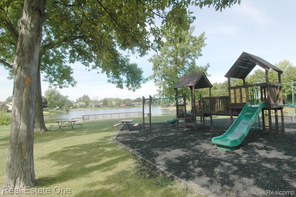 22599 Sheridan Road Novi, MI 48375 - Photo 20 of 25