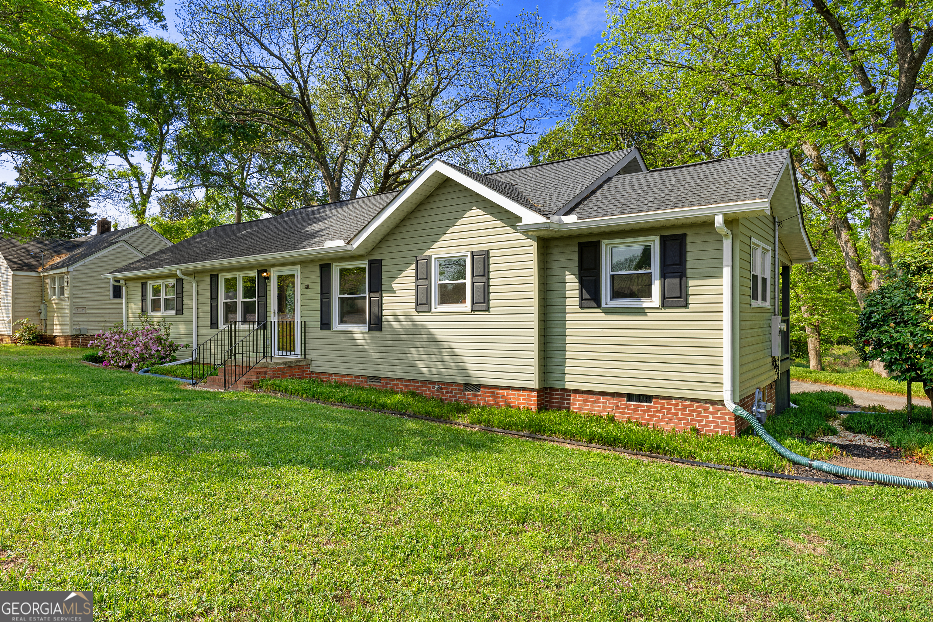 810 Benson Street Hartwell, GA 30643 - Photo 3 of 21