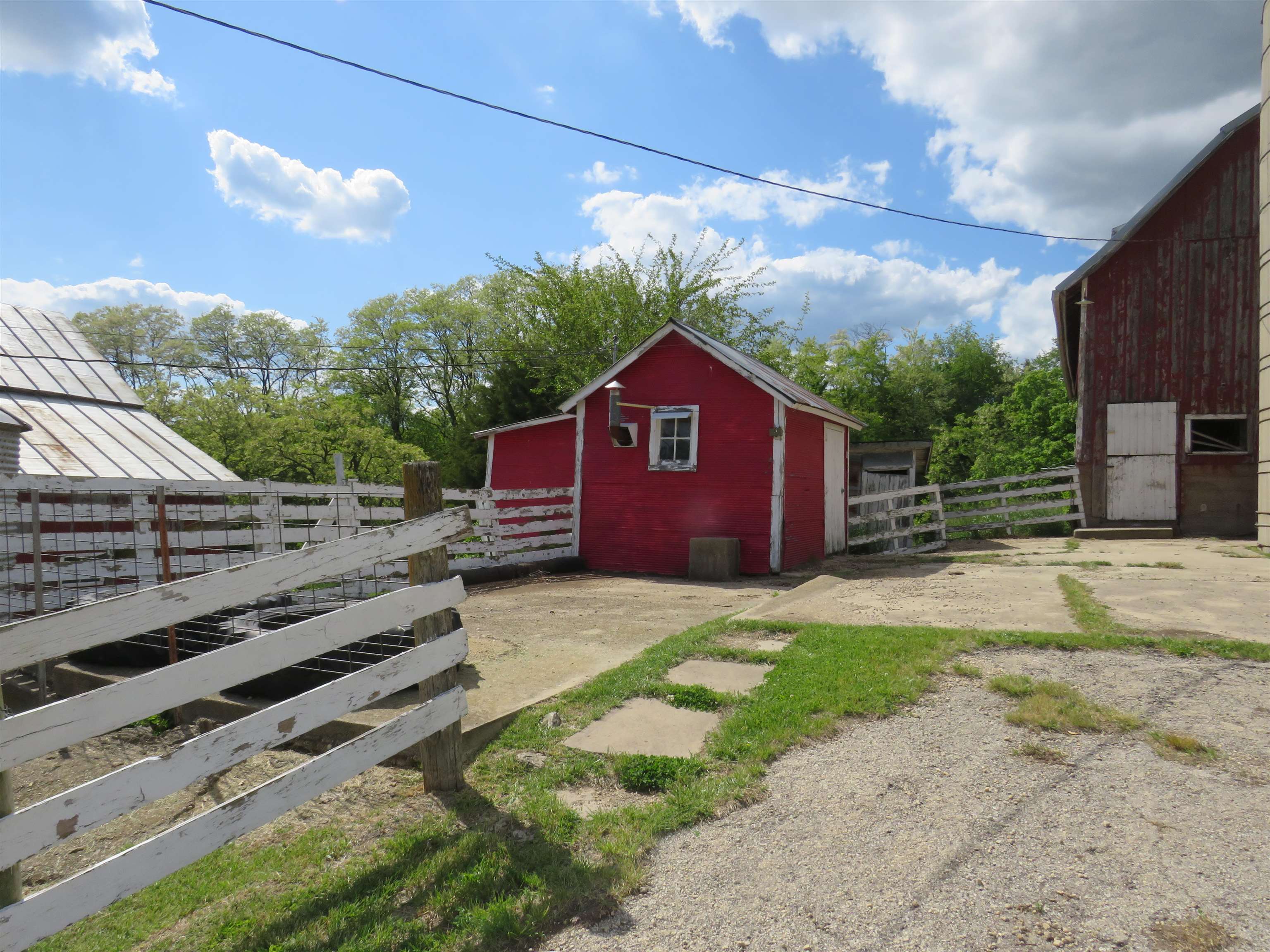 1139 Highway 20 Elizabeth, IL 61028 - Photo 56 of 88 a view of a backyard with a barn