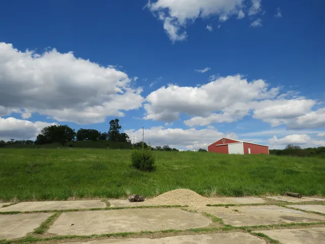 $499,000 | 1139 Highway 20, Elizabeth, IL 61028