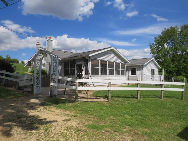 $499,000 | 1139 Highway 20, Elizabeth, IL 61028