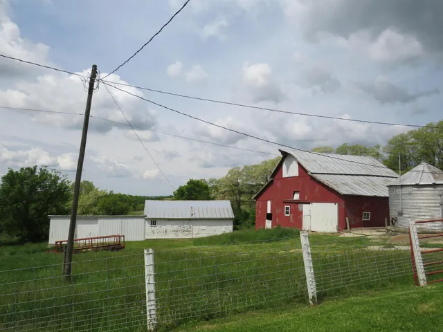 $499,000 | 1139 Highway 20, Elizabeth, IL 61028