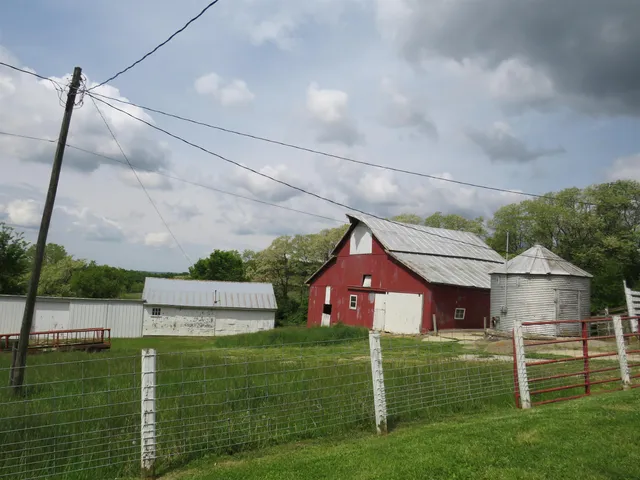 $499,000 | 1139 Highway 20, Elizabeth, IL 61028