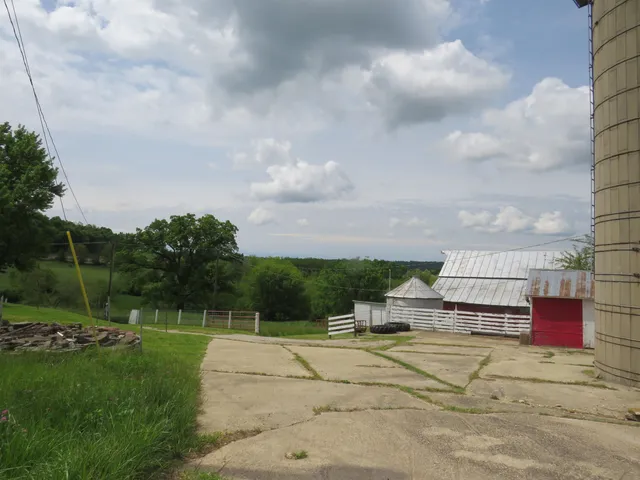 $499,000 | 1139 Highway 20, Elizabeth, IL 61028