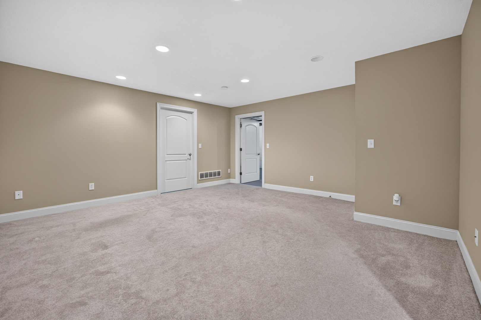 1718 Pfitzer Road Normal, IL 61761 - Photo 54 of 68 Gallery Image 54