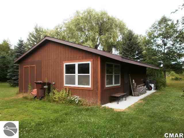 4253 West Laporte Road St. Louis, MI 48880 - Photo 19 of 25 1772861-18.JPG