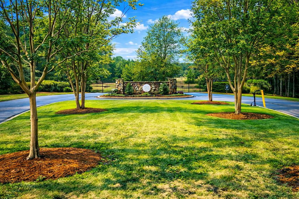 237 Terrapin Pointe Road Hodges, SC 29653 - Photo 8 of 9