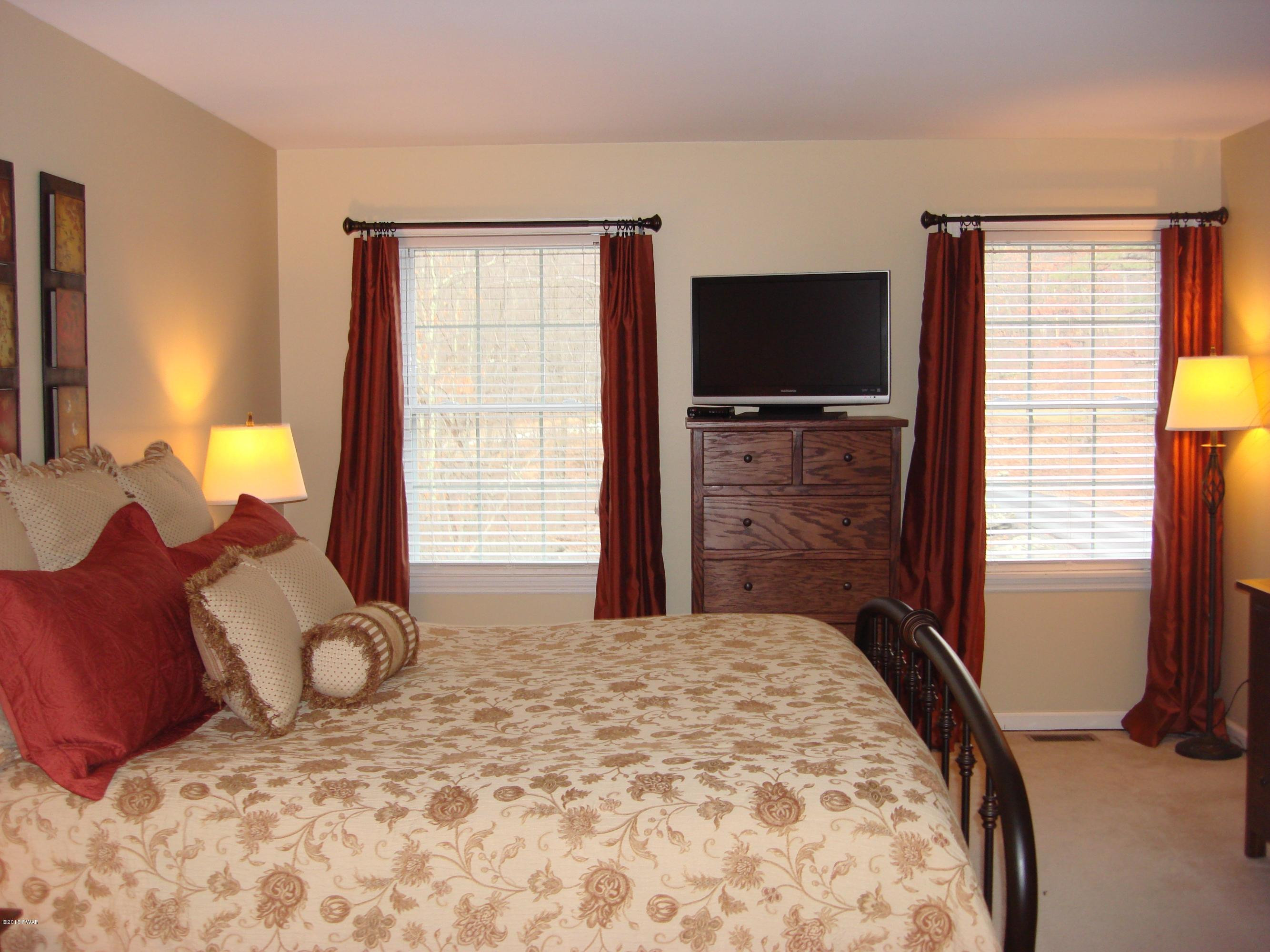 108 Springbrook Court Shohola, PA 18458 - Photo 31 of 97 Gallery Image 31