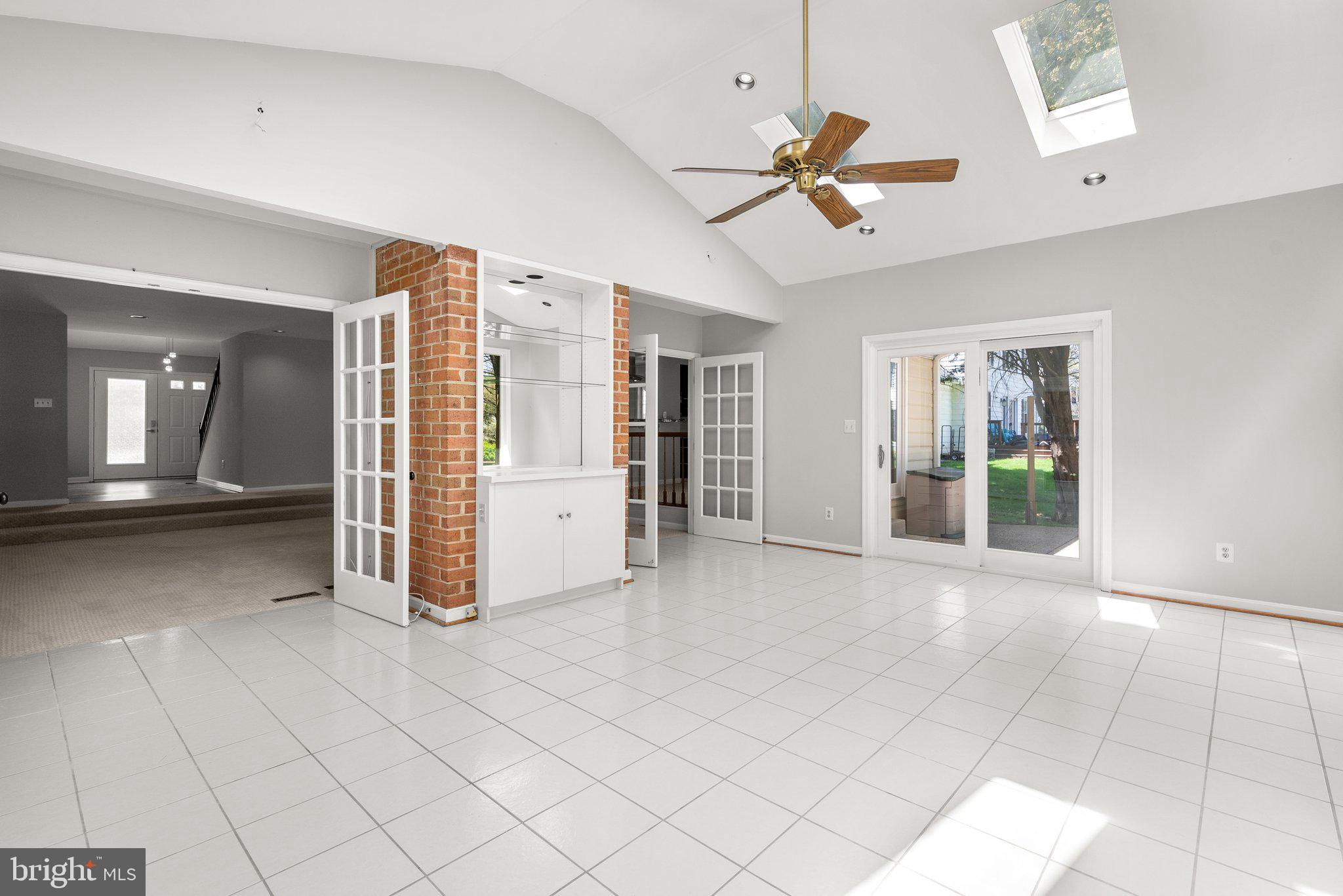 943 Willowleaf Way Potomac, MD 20854 - Photo 11 of 49 a view of a livingroom with a staircase