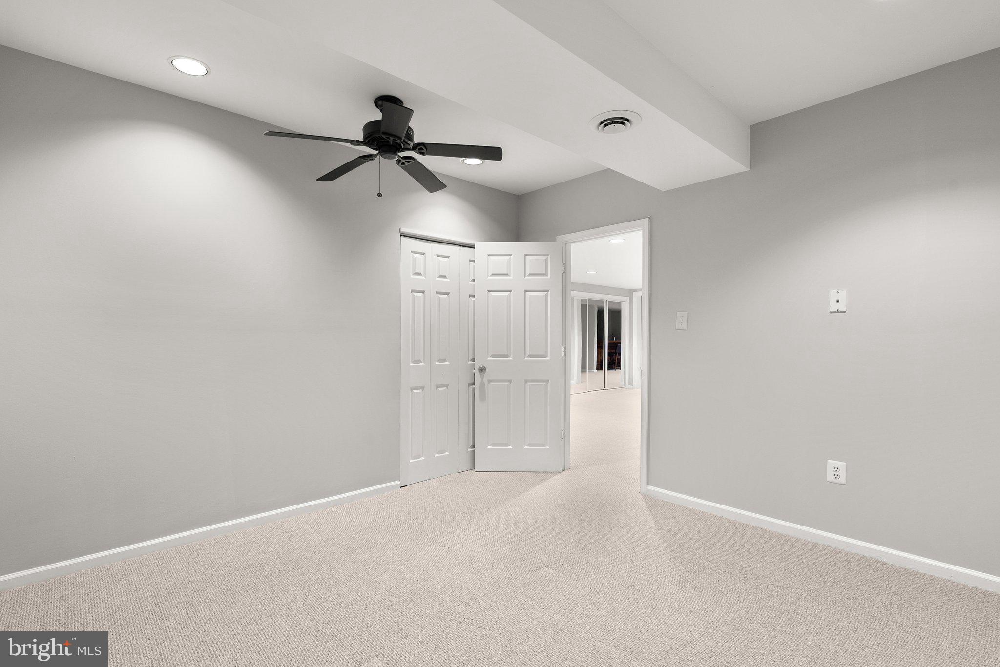 943 Willowleaf Way Potomac, MD 20854 - Photo 38 of 49 a view of empty room