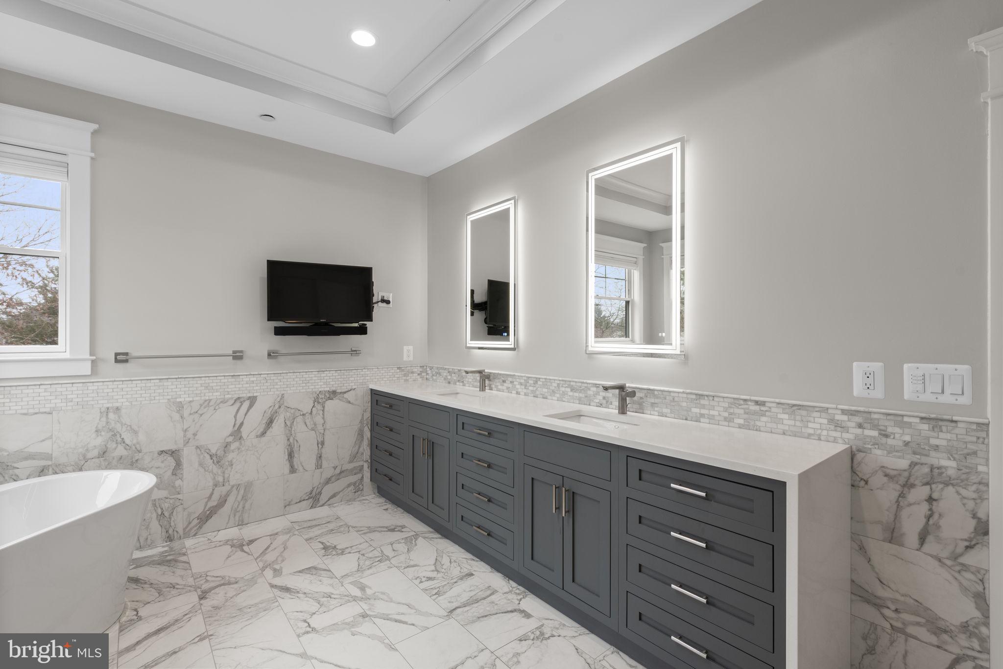 6304 Wilmett Road Bethesda, MD 20817 - Photo 31 of 47 Primary suite Bathroom