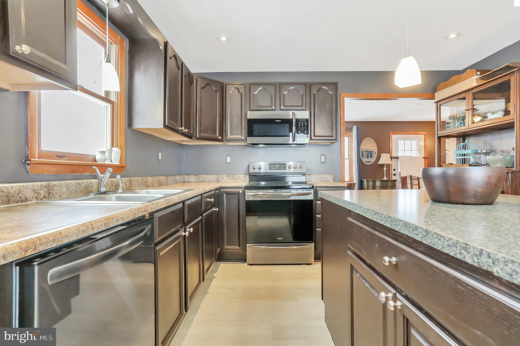 151 Blue Ridge Avenue Chester Gap, VA 22623 - Photo 10 of 47 Stainless Steele appliances