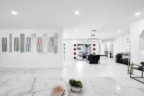 $8,700 | 3681 North 54th Avenue, Hollywood, FL 33021