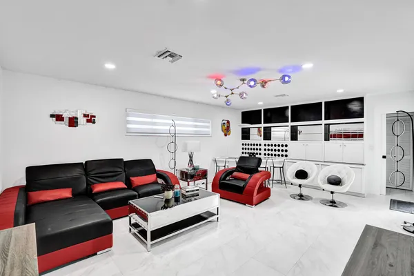 $8,700 | 3681 North 54th Avenue, Hollywood, FL 33021