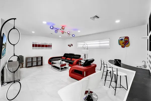 $8,700 | 3681 North 54th Avenue, Hollywood, FL 33021