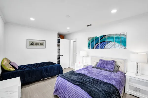 $8,700 | 3681 North 54th Avenue, Hollywood, FL 33021