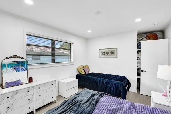 $8,700 | 3681 North 54th Avenue, Hollywood, FL 33021