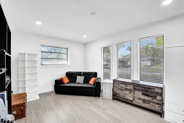 $8,700 | 3681 North 54th Avenue, Hollywood, FL 33021