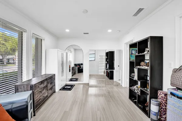 $8,700 | 3681 North 54th Avenue, Hollywood, FL 33021