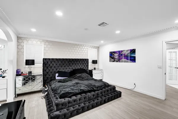 $8,700 | 3681 North 54th Avenue, Hollywood, FL 33021