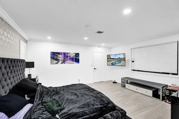 $8,700 | 3681 North 54th Avenue, Hollywood, FL 33021