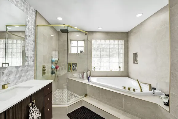 $8,700 | 3681 North 54th Avenue, Hollywood, FL 33021