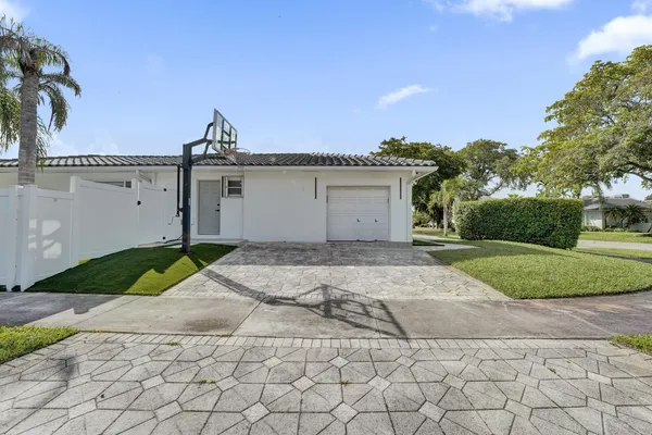 $8,700 | 3681 North 54th Avenue, Hollywood, FL 33021