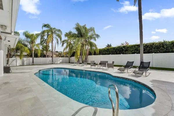 $8,700 | 3681 North 54th Avenue, Hollywood, FL 33021