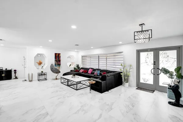 $8,700 | 3681 North 54th Avenue, Hollywood, FL 33021