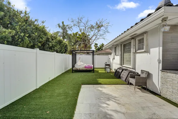 $8,700 | 3681 North 54th Avenue, Hollywood, FL 33021