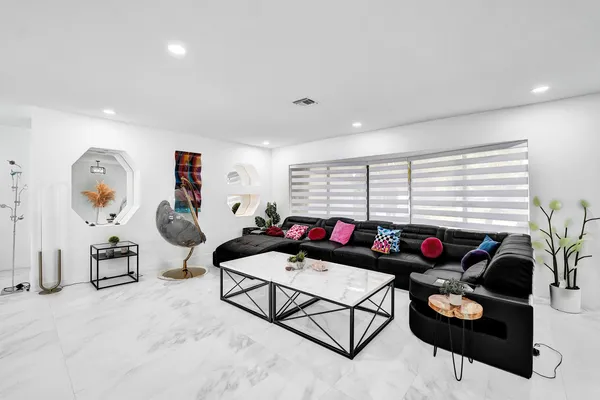 $8,700 | 3681 North 54th Avenue, Hollywood, FL 33021