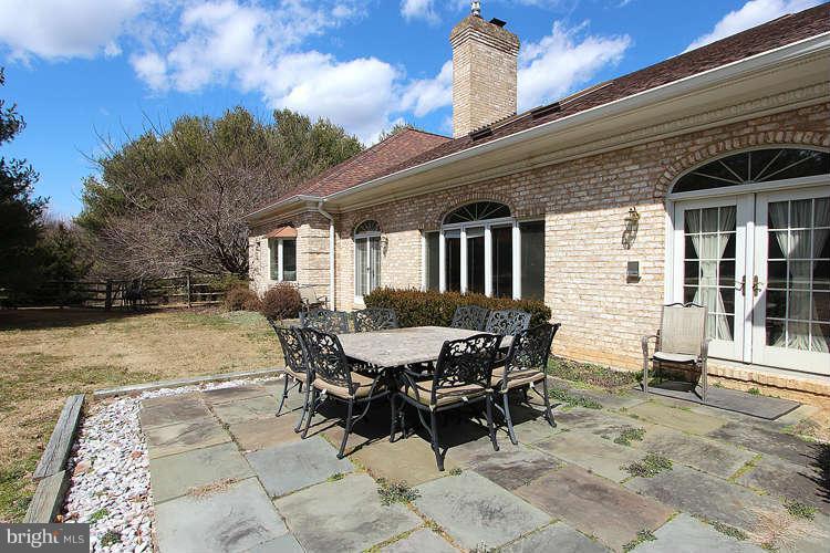 21030 Woodfield Road Gaithersburg, MD 20882 - Photo 29 of 30 Flagstone pation
