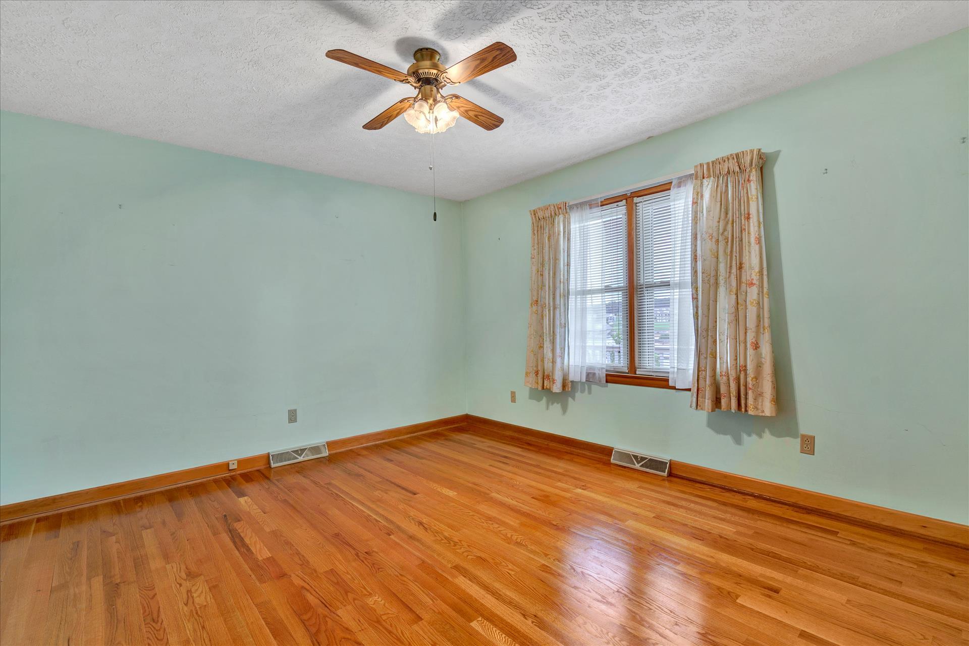 1102 Highland Lake Road Union Hall, VA 24176 - Photo 11 of 39 090920210004
