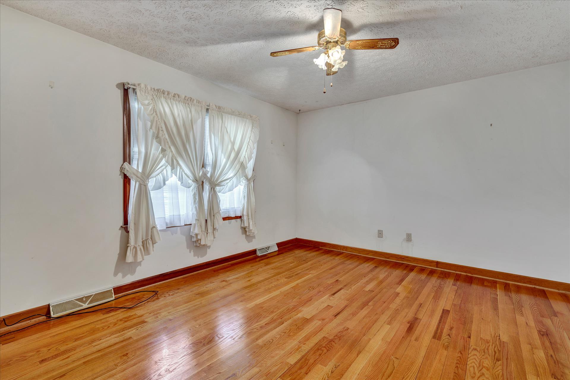 1102 Highland Lake Road Union Hall, VA 24176 - Photo 12 of 39 090920210005