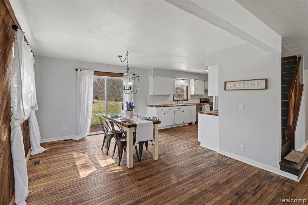 4837 Mack Road Howell, MI 48855 - Photo 6 of 31