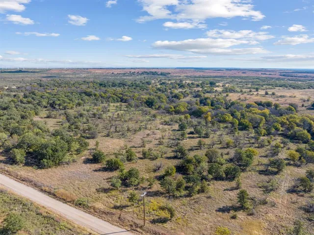 an aerial view of a yard