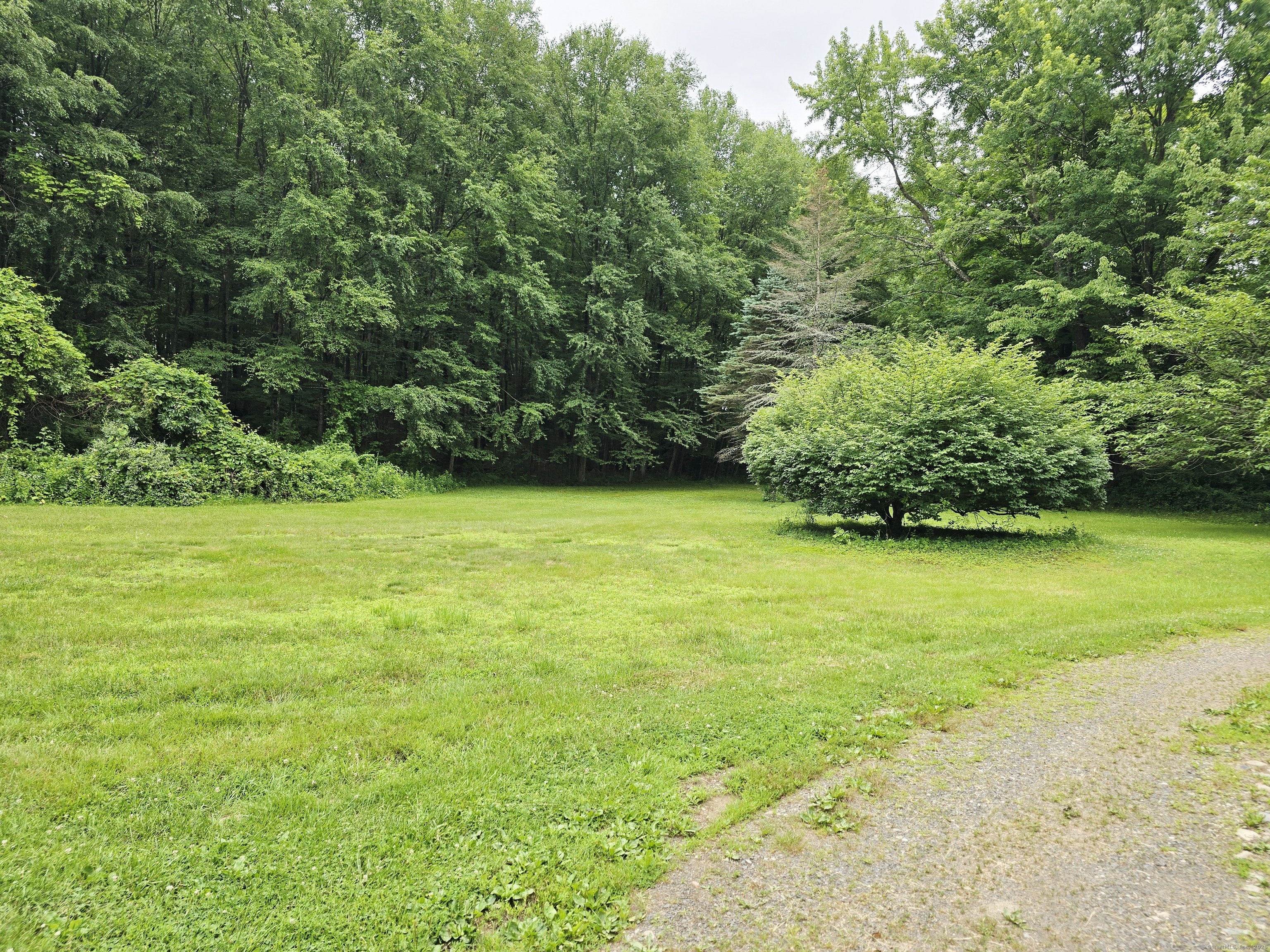 16 Farrell Road Newtown, CT 06470 - Photo 3 of 37
